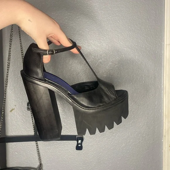 RARE Jeffrey Campbell tiona platform - Picture 2 of 7